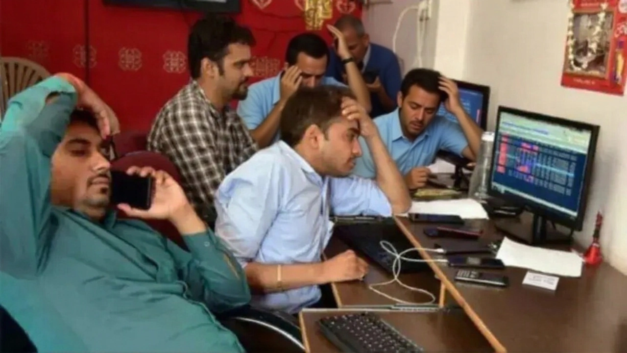 सेन्सेक 873 पॉइंट गिरा, विnod नार ने बताया ट्रेड समझौते की देरी से बाजार में सर्दी
